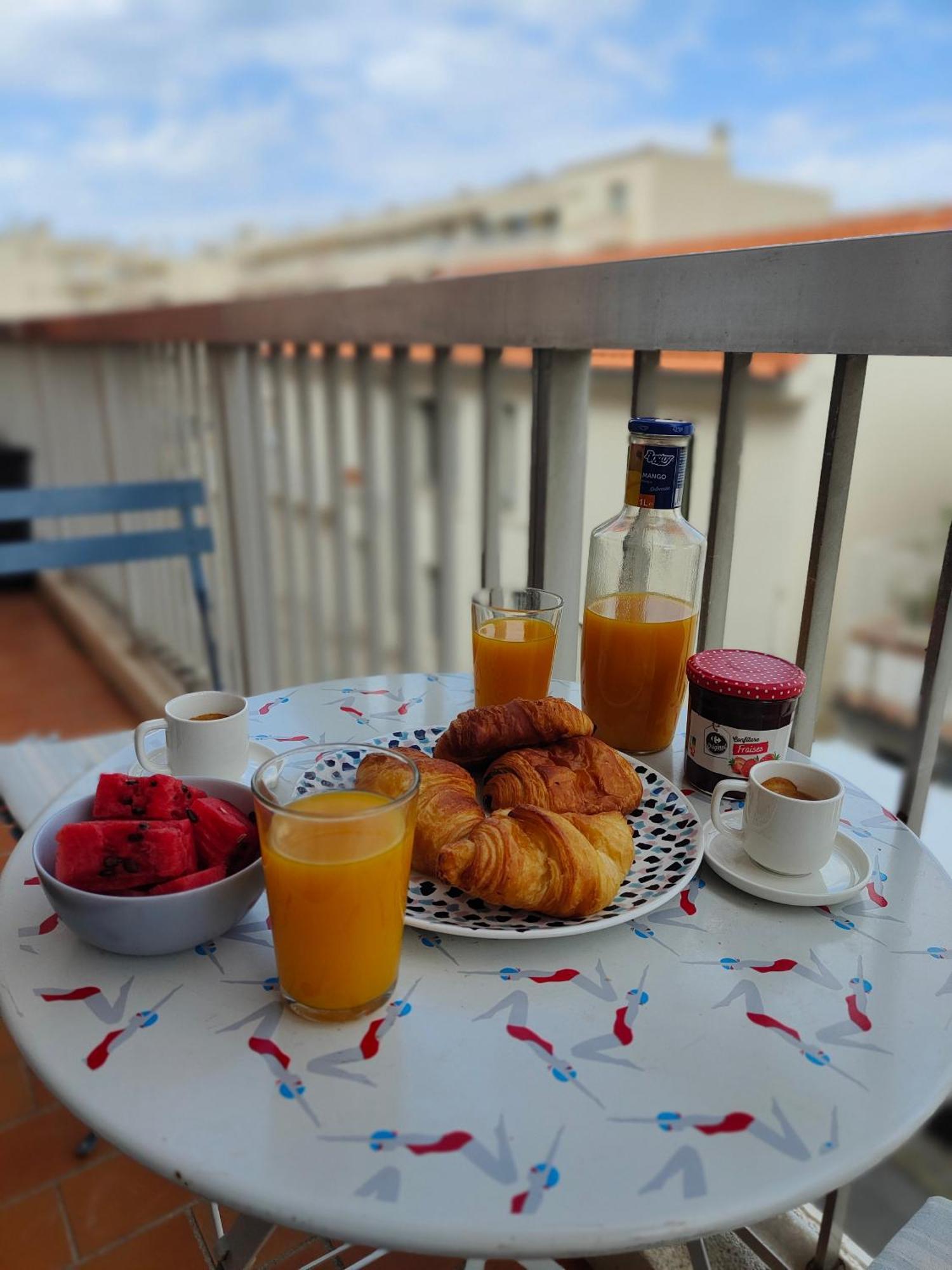 Perle Rare A 250M De La Plage ! Climatise Avec Parking, Balcon & Wifi Сент-Максим Экстерьер фото